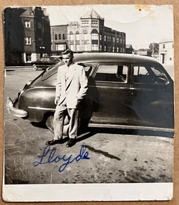 Handsome Young Man Leans on Old Car Lloyd Bodemer Snapshot Photo 1954 - Picture 1 of 4