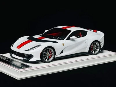 Ferrari 812 Competizione (Striscia Bianca Lucida/Rossa) [Davis & Giovanni] sc... - Immagine 1 di 4