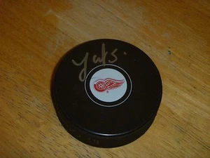 Jonas Gustavsson Detroit Red Wings Signed/Auto Puck  COA - Picture 1 of 1