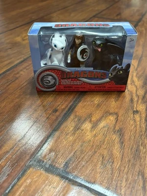 Nuevo Juego de 3 figuras Cómo entrenar a tu dragón Hipo, Furia ligera y Desdentado Foto 1 de 4