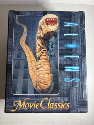 Halcyon Movie Classics Aliens Chest Burster 1/1 Scale P.V.C. model kit - Image 1 of 4