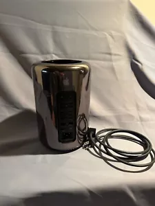 Late 2013 Mac Pro 8 Core Xeon 64GB Ram 1TB SSD MacOS Monterey - Bild 1 von 9
