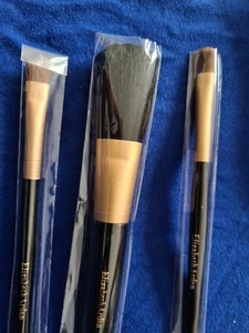 Elizabeth Arden 3-piece Brush Set NEW - Picture 1 of 3