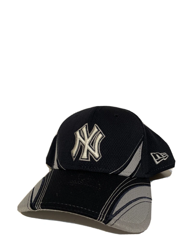 Vintage New York Yankees New Era Fitted Hat Size Small/Medium - Image 1 of 4