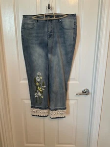 Coldwater Creek Jeans,sz14, yellow and whit embroidered flowers/, MINT condition - Picture 1 of 4