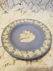 VTG Wedgwood Style Jasperware Classic Horses & Chariot White & Blue Trinket Dish - Picture 1 of 6