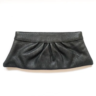 Clutch articulada LAUREN MERKIN couro texturizado preto 6 x 14 - Imagem 1 de 4