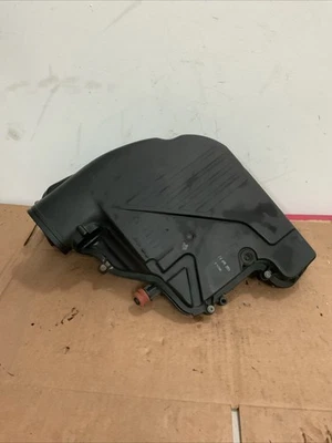2010-2015 BMW 750I XDRIVE - Right Engine AIR Filter BOX / Housing (Upper Half) - Image 1 of 4