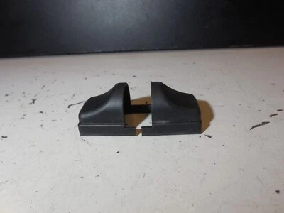 Cubierta de correa de retención de puerta delantera derecha 03-09 Mercedes Benz W211 E350 E320 E500 Foto 1 de 4