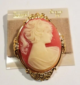 Vintage Cameo Brooch Pin Sears Scene IV Fashion Jewelry Pinback 2x1.5" Gold Tone - Picture 1 of 8