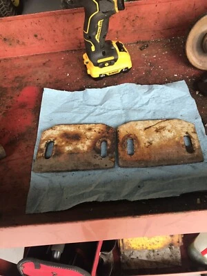 cub cadet snowblower shoes 36” - Image 1 of 2