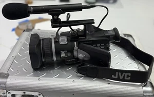 JVC HD Digital CyberCam Camcorder GR-HD1U + Carrying Case (Silver) & Accessories - Picture 1 of 15