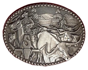 ZEE SERIE MESSINGSCHNALLE MIT ZINNFINISH - COWBOYS, LANGHORNOCHSEN - SEHR GUTER ZUSTAND - USA - Bild 1 von 5