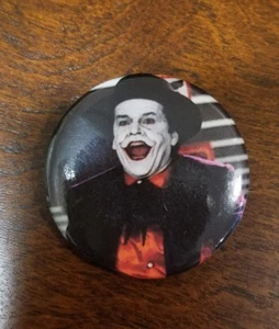 Batman promotional pin badge/button #4 - Tim Burton  - Picture 1 of 2