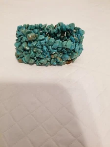 Vintage Natural Turquoise Chip Stretchy Bracelet 1 .5 Inch Wide - Picture 1 of 5