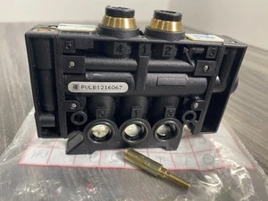 Telemecanique PVLB1216067 Elettrovalvola ritorno a molla pila 1/4" OD 4 vie 2 pos - Foto 1 di 7