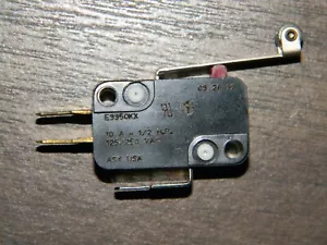 Cherry E33-50KX/E3350KX Interruttore miniaturizzato 1/2HP 10 AMP 125/250VAC (Forza della luce) - Foto 1 di 4