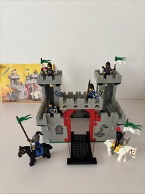 LEGO Castle: Knight's Castle (6073) With Instructions