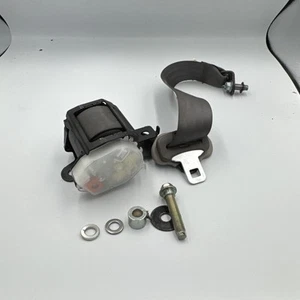 RETRACTOR CINTURÓN SEGURIDAD TRASERO IZQUIERDO HONDA CRV 2007-2011 OEM 608215502A - Imagen 1 de 9