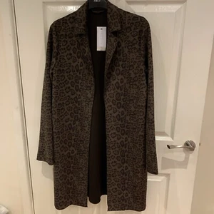 BNWT Womens Edge To Edge Faux Suede Unlined Coat Size10 Brown Leopard Print M&Co - Picture 1 of 12