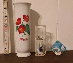 Lot Of 3 Vintage HAWAII Collectible Travel Tourism Souvenirs Bud Vase Hourglass - Picture 1 of 15