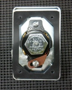 Thomas & Betts 8008 Receptacle Everlock 10A 250V 20A 125V3W4P - Picture 1 of 6