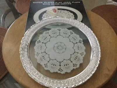 Plato de plata de colección 12 3/4" plato de pastel con centro de vidrio/inserto de doiley Foto 1 de 4