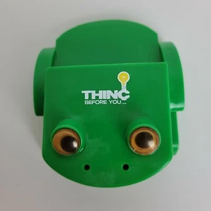Vintage THINC Green Plastic Frog Paper Clip Desk Letter Memo Holder - Picture 1 of 9
