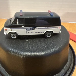 Chevrolet G20 1985 Sylvania Ohio Police furgoneta escala 1/64 edición limitada - Imagen 1 de 5