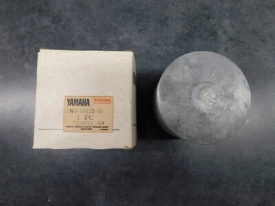 1977 Yamaha IT400 Piston NOS 1W6-11635   2330  - Изображение 1 из 4