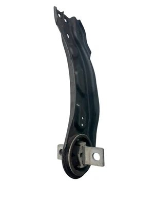 Brazo de control inferior trasero derecho Mercedes Benz CLA250 W117 2014-2019 OEM A2463500506 Foto 1 de 4