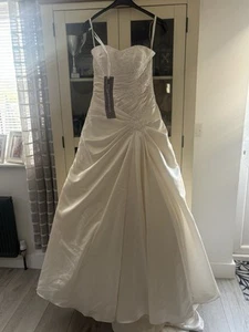 New with tags benjamin roberts wedding gown Size 10 - Picture 1 of 13