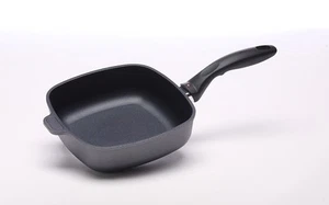 Induction Square Sauté Pan - 2.1 Qt (8" x 8") | HD Classic - Open Box - Picture 1 of 1