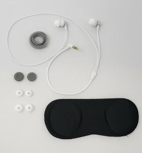 3.5mm Headphones for Oculus Quest 2 VR With Lens Cover and Thumb Stick Cover - Picture 1 of 9