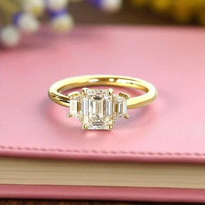 1.70 Ct Emerald 18k Yellow Gold IGI Certified Lab Grown Diamond Engagement Ring - Image 1 of 4