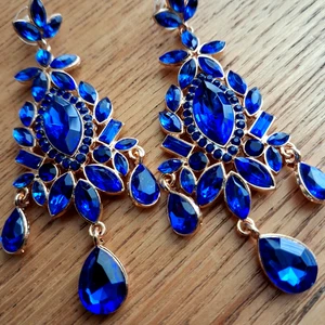 Earrings pierced long dangly deep blue stones beautifull 3"3/4 long - Picture 1 of 3