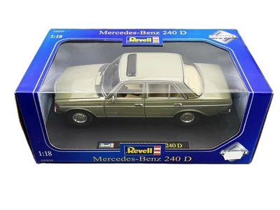 MERCEDES Benz 240D W123 light green 1976 1/18 Revell 08809 - Image 1 of 4