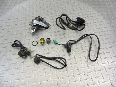 Lote de sensores de posición de engranaje de aceite neutro de velocidad delantera Suzuki SV650 SV650S 2009 05-09 Foto 1 de 4