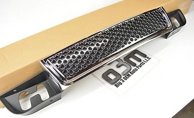2007-2014 GMC Yukon Yukon XL Front Lower Radiator Chrome Grille new OEM 15264513 - Image 1 of 4