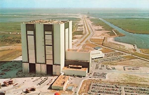 Kennedy Space Center Florida Postkarte NASA Fahrzeug Montage Gebäude um 1965 Q2* - Bild 1 von 2