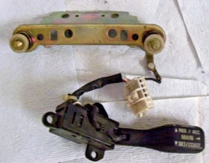 1990-1991 LEXUS ES 250 CRUISE CONTROL SWITCH COLUMN HANDLE VERY NICE.FREE S/H - Picture 1 of 4