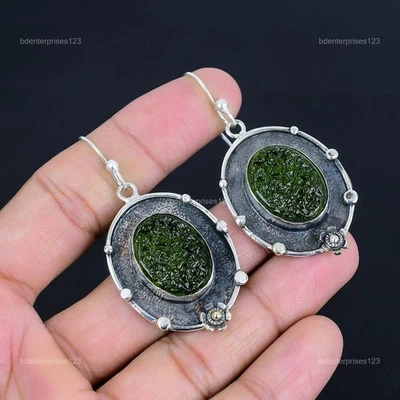 Pendientes colgantes de boda de piedra moldavita de plata de ley oferta del día de las hijas Foto 1 de 4