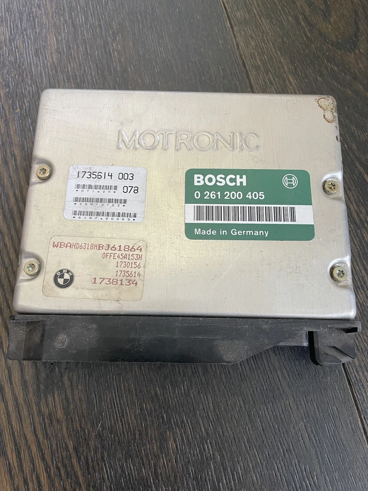 1991-1992 BMW 325I 525I DME ENGINE COMPUTER 1738134 0261200405 1735832 OEM - Image 1 of 1