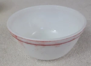 Vintage PYREX Primary Red 402 Mixing Bowl 1 1/2 qt - Picture 1 of 6