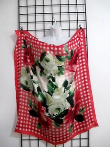 TALBOTS 🌸 36" X 36"==ROSA, ROJO,, VERDE, BLANCO ROSA ESTAMPADO / BUFANDA DE SEDA - Imagen 1 de 7