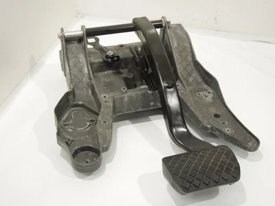 VW Touareg 7L Brake Pedal With Mounting Bracket 7L0723142C - Image 1 of 4