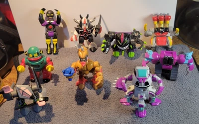 Vintage 90's Z-Bots Micro Machine Lot of 9 Rare VHTF Figures - Models in Desc. - Image 1 of 4