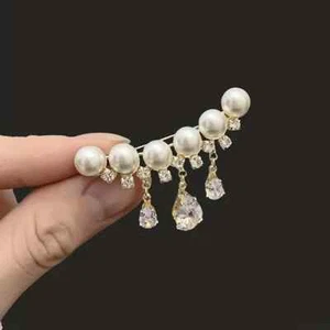 Faux Pearl Brooch Pin Tassel Decor Crystal Pendant Party Women Gift Fashion New - Picture 1 of 4