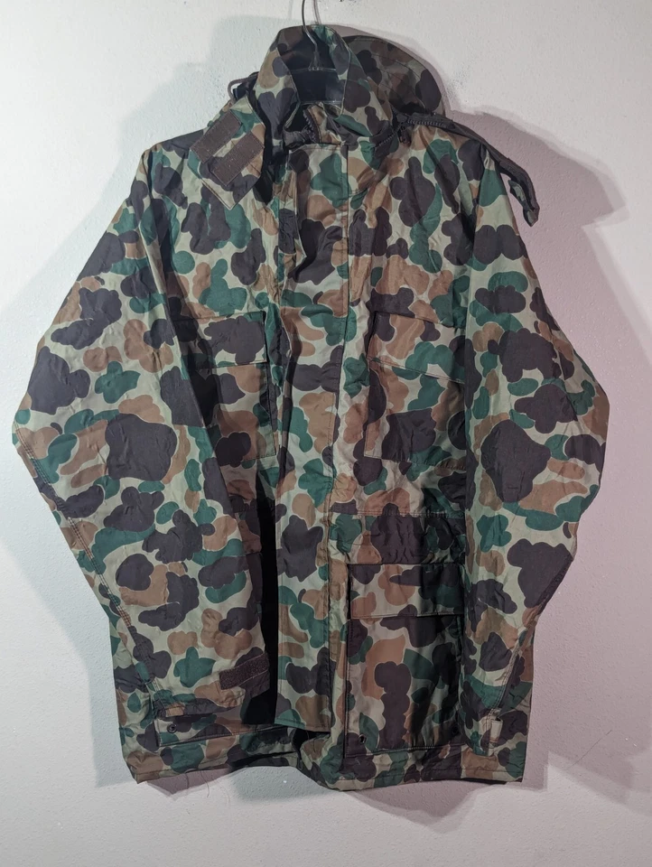 Avid Equipo para mal tiempo camuflaje nailon lluvia extrema pesca al aire libre caza conjunto grande Foto 1 de 4