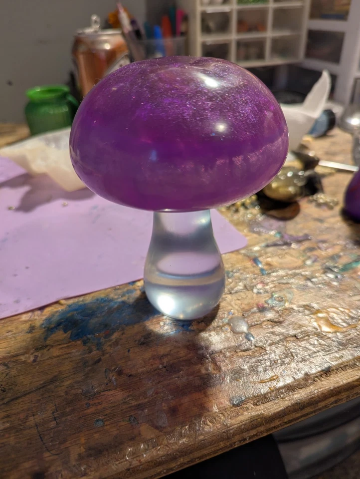 Seta de resina grande púrpura hecha a mano única en su tipo Foto 1 de 2